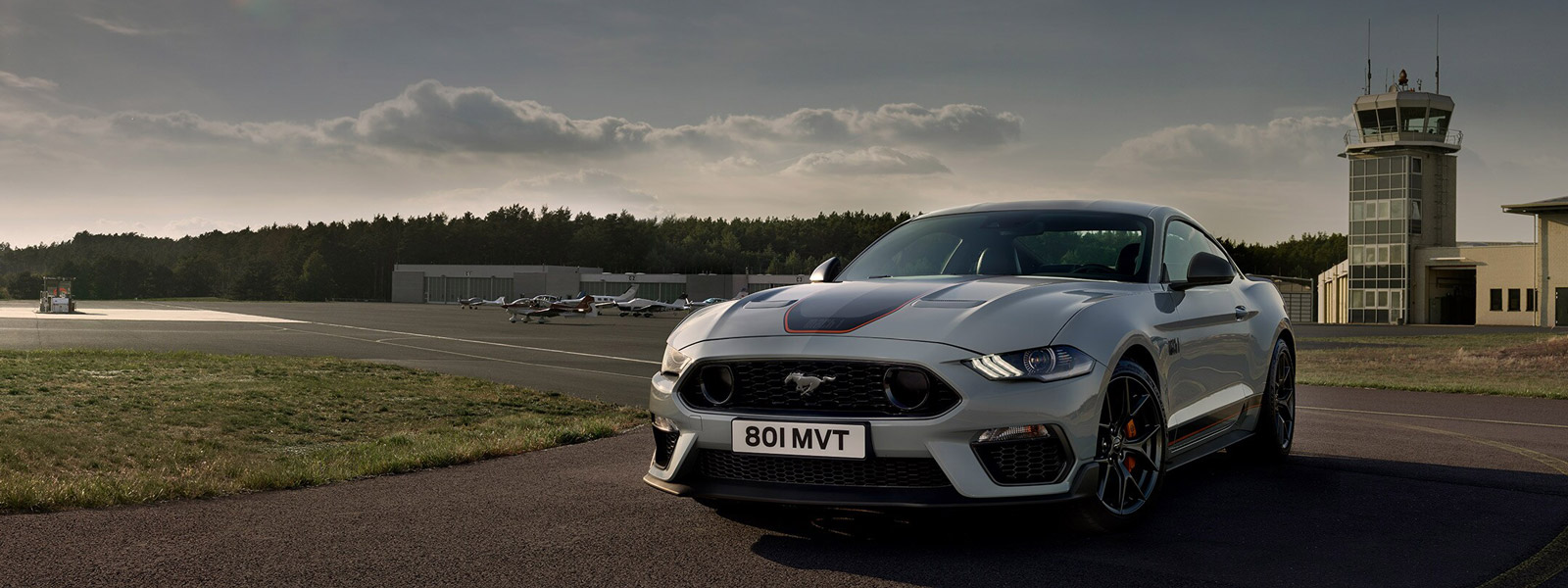 ford-mustang-mach-1-airport