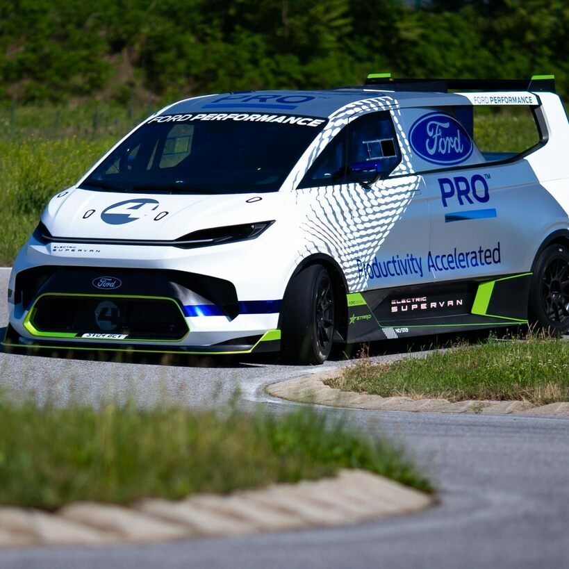 ford-pro-elecrtic-supervan