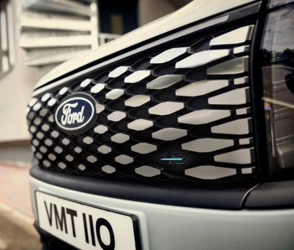 Ford E-Tourneo Courier