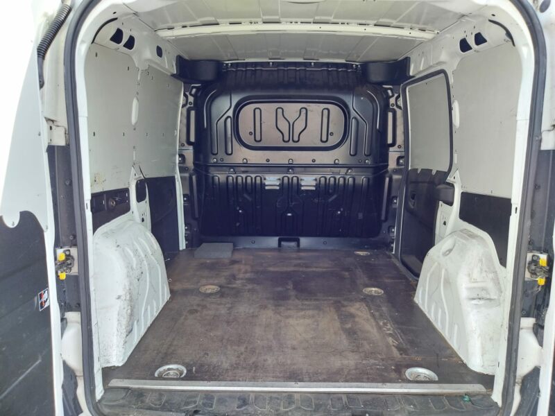 Doblo cargo 1.6 mjt 16v SX 105cv E5 - immagine 2